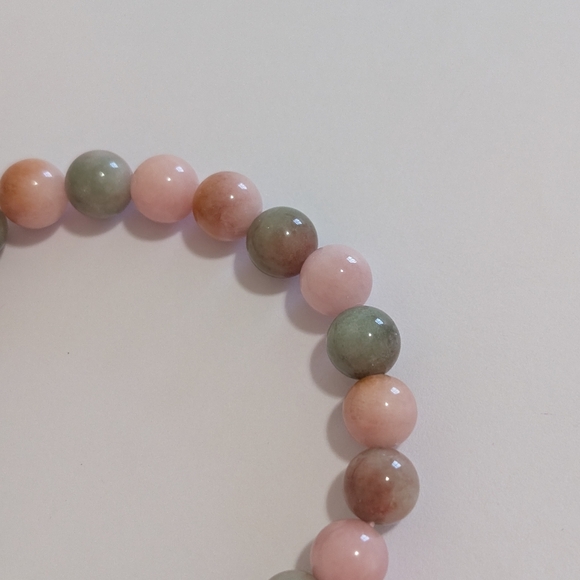 Jade Bracelet With Charm - Picture 5 of 6